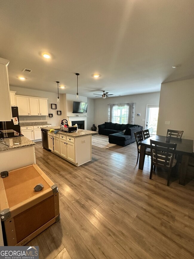 Photo - 4514 Fillmore Trl SW