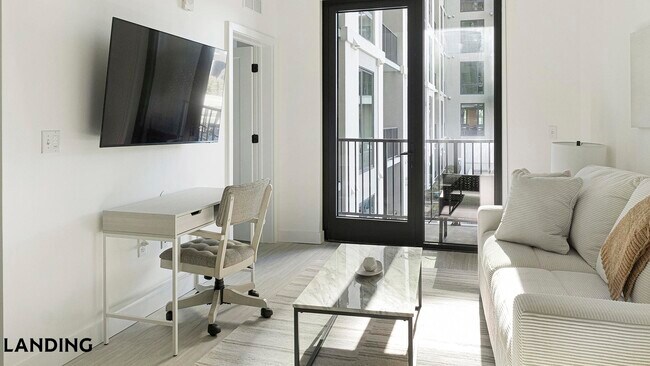 Photo - 1007 S Mint St Unidad 731