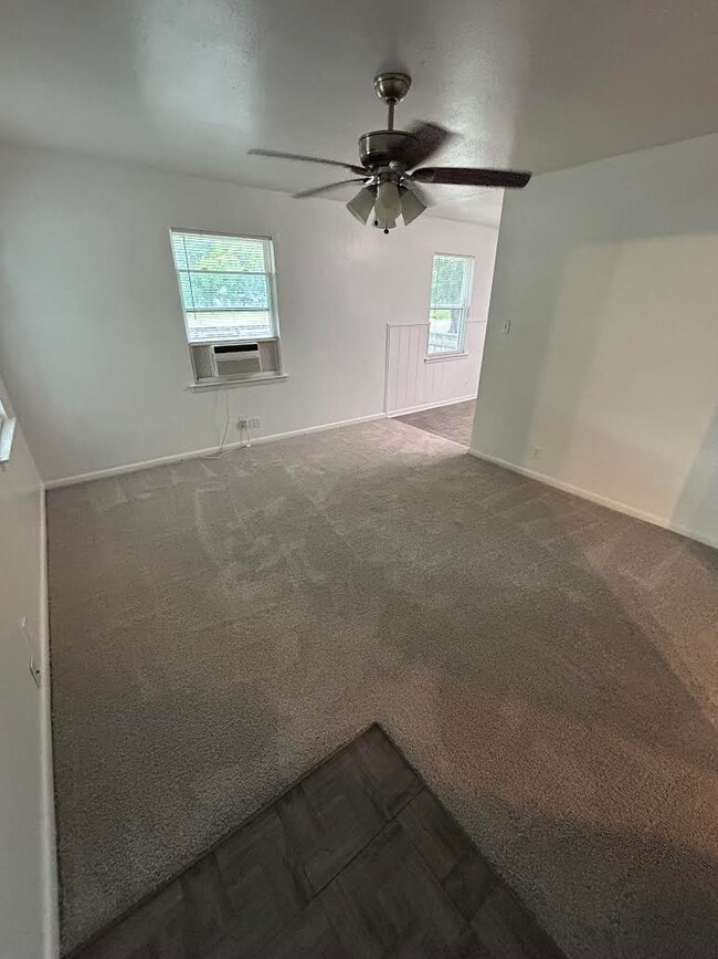 Photo - 712 Sunny Ln