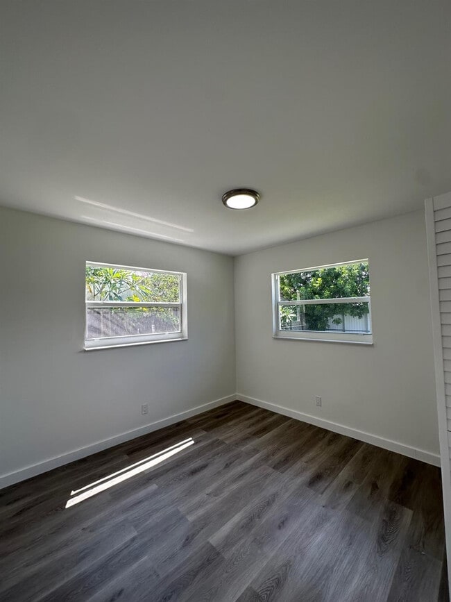 Photo - 4051 NE 4th Ave