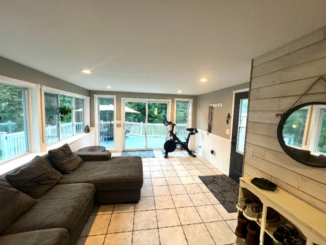 Photo - 252 Windsor St