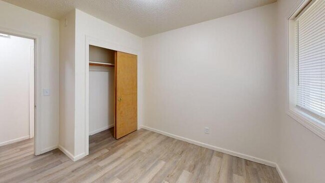 Photo - 106 Division St NW