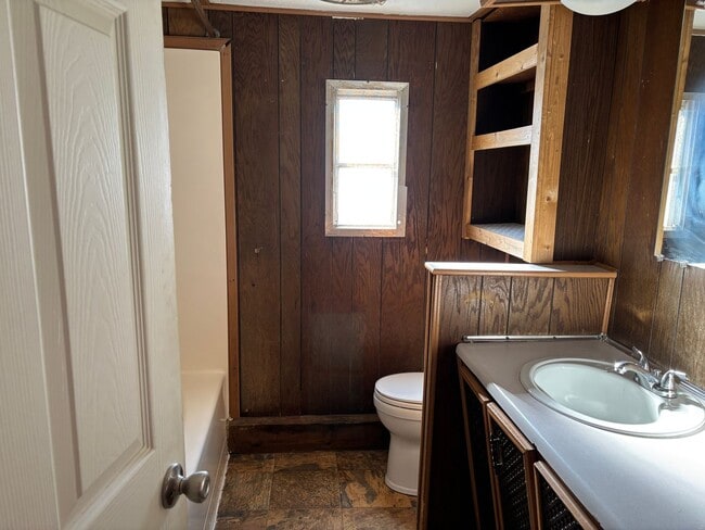 Photo - 5247 Griffin Rd