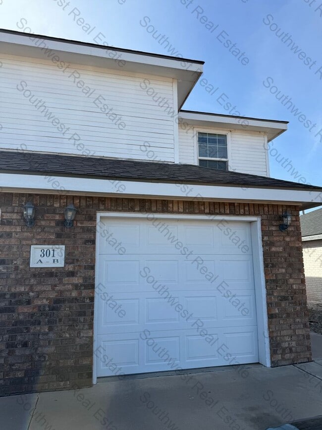 Building Photo - 301 Starlite Dr Unit B