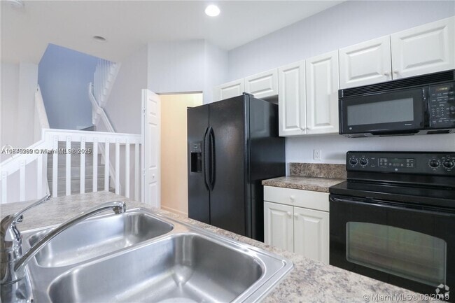 Building Photo - 2041 Nassau Dr Rental