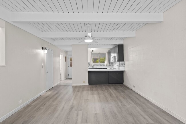 Photo - Renovated Tropic Gardens Town House for rent! Unidad 205