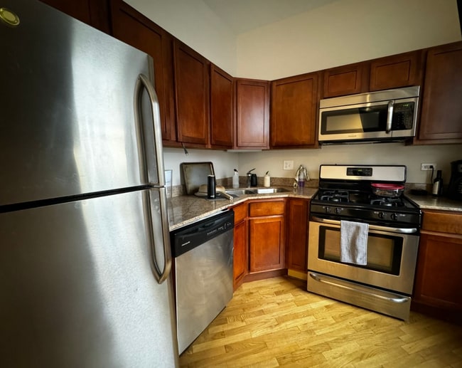 Photo - 2746 W Le Moyne St Unit 2F