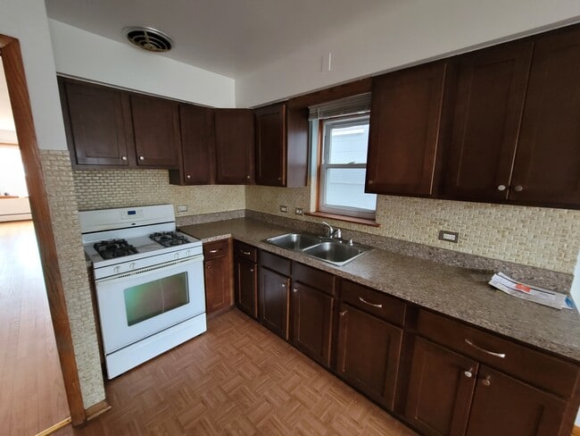 kitchen - 7226 W Belden Ave Unit 2