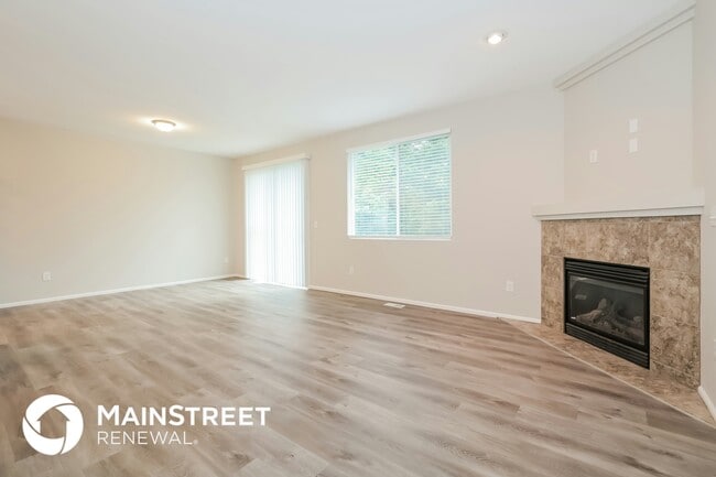 Photo - 8117 207th St E