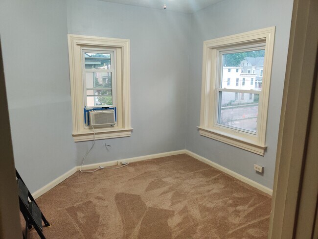 Building Photo - 1325 Chase Ave Unit 2