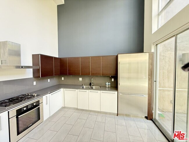 Photo - 807 Huntley Dr