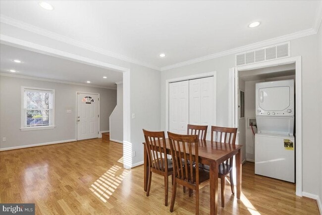 Photo - 403 S Veitch St