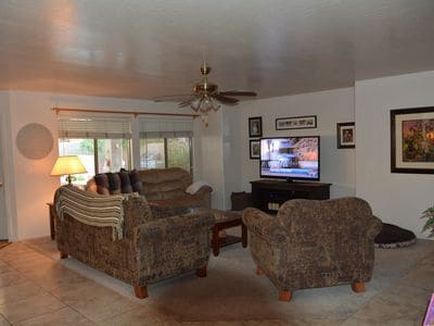 Photo - 519 W Douglas Ave