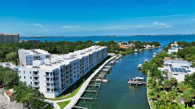 Building Photo - 1709 N Tamiami Trl Unit 221