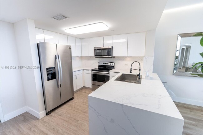 Photo - 19501 W Country Club Dr Unit 1011