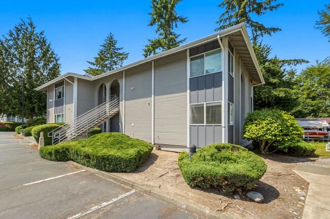Building Photo - 2bd/1.75ba Redmond Condo Unit 123
