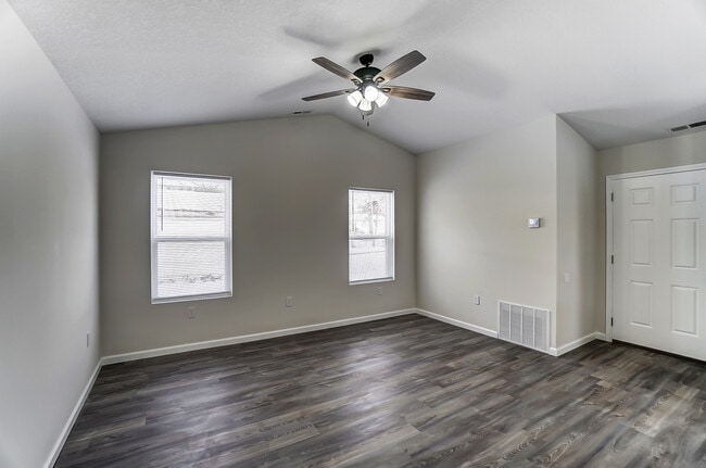 Photo - 1432 W Elm St