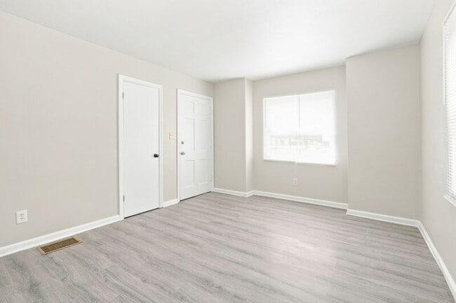 Photo - 108 Columbian Ave