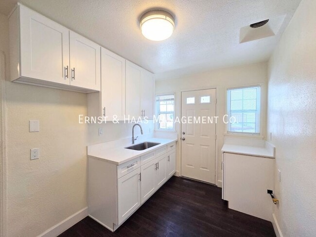 Photo - 5544 Atlantic Ave Unidad C