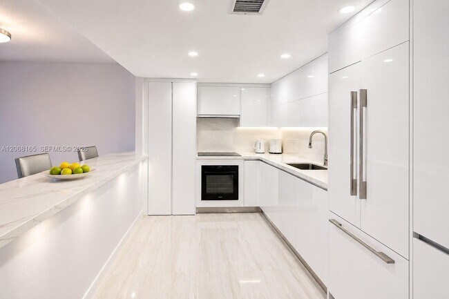 19390 Collins Ave Unit 1210