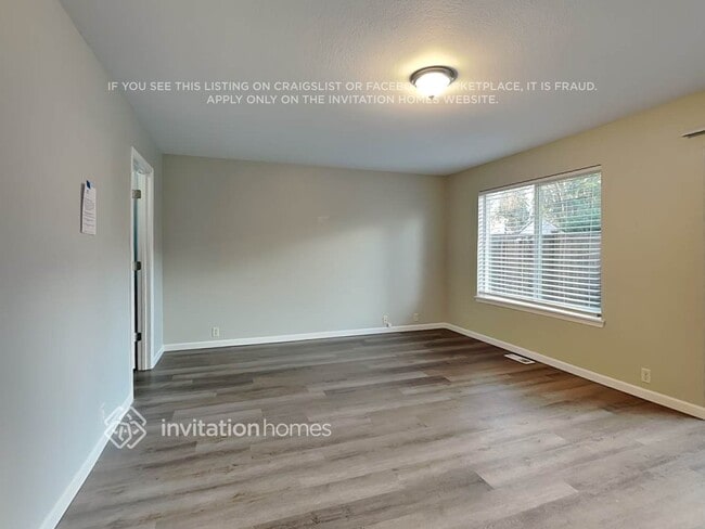 Photo - 5443 Komachin Loop SE