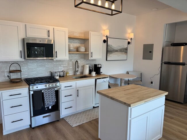 Photo - 245 Country Hills Ln Unit Furnished The Cottage