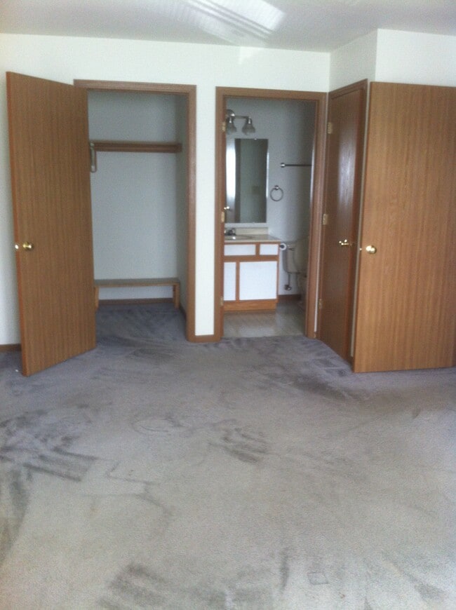 Building Photo - 3248 S 92nd St Unit 3248 S 92 street