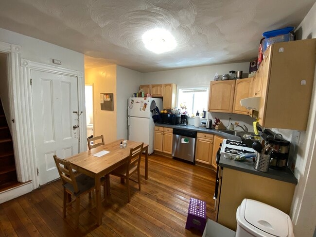Building Photo - 37 Cameron Ave Unit 1