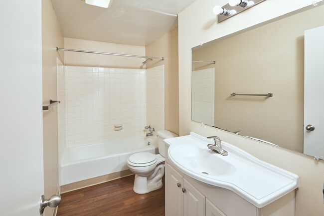 Yarmouth Green Apartment Homes