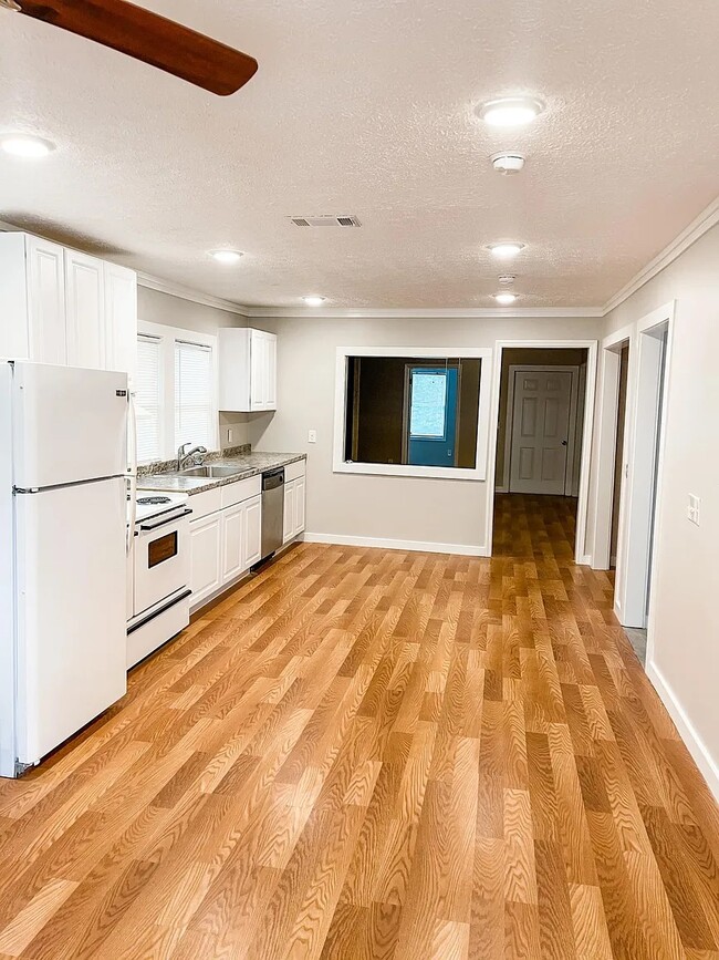 Photo - 59 St Johns Ave