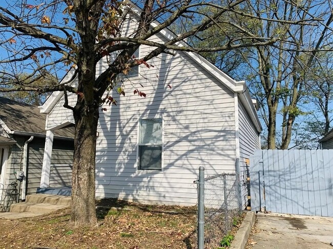 Photo - 2558 Ring Pl