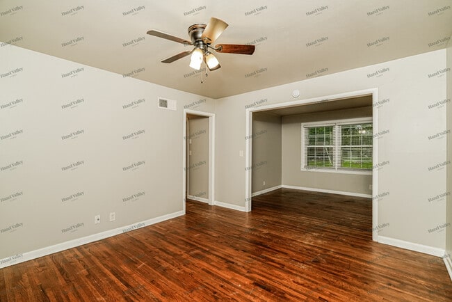 Photo - 8914 E Newton St