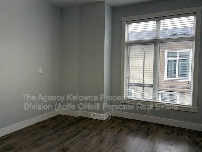 Photo - 1308 Rutland Rd N