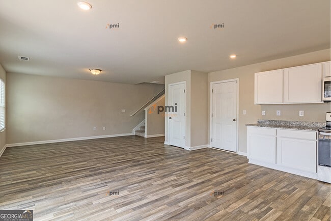 Photo - 1710 Hannah Ct