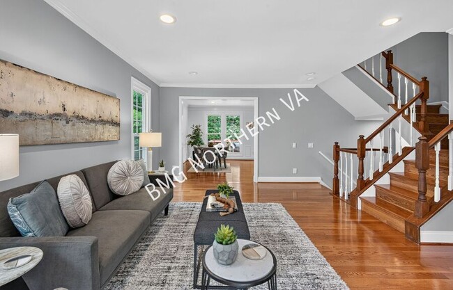 Photo - 43790 Laburnum Square