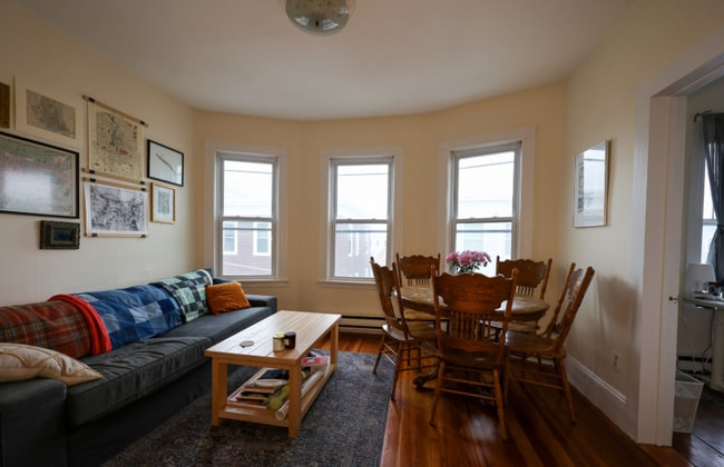 Building Photo - 38 Jefferson St Unit #C