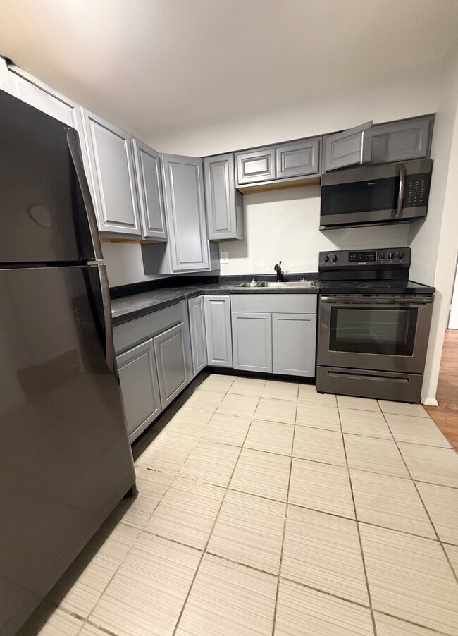 Building Photo - 2969 Four Towers Dr Unit 12