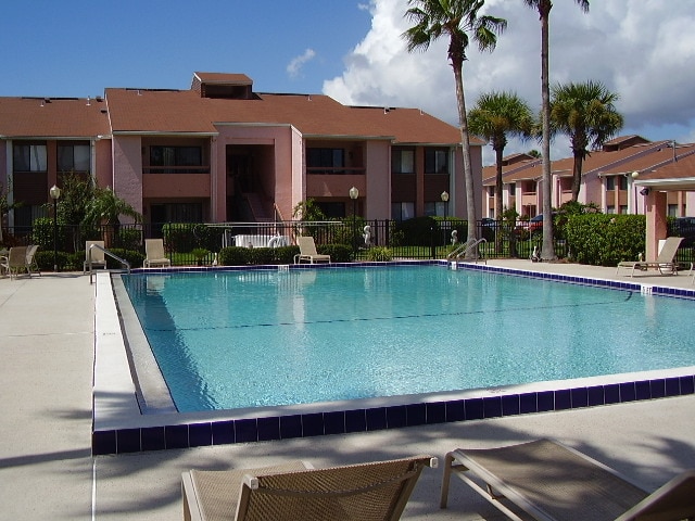 Photo - 5293 Vineland Rd