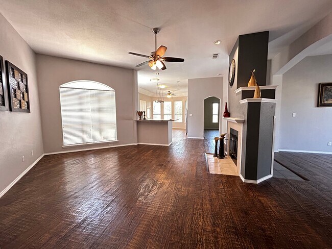 Photo - 304 Sparrow Hawk Dr