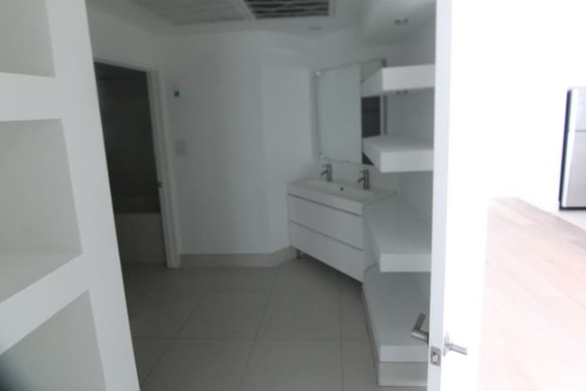 Photo - 884 Palm Ave Unidad 303