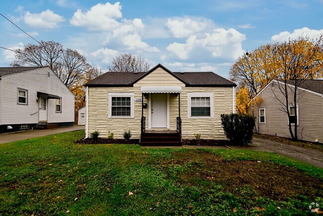 Building Photo - 1198 Greenwood Ave Rental