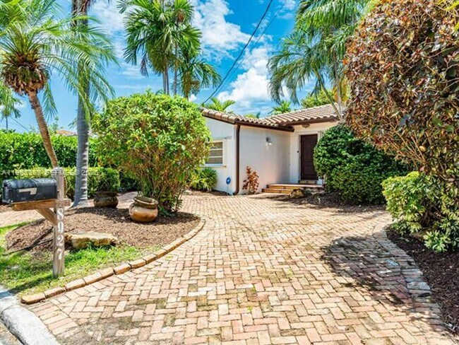 Photo - 8927 Hawthorne Ave