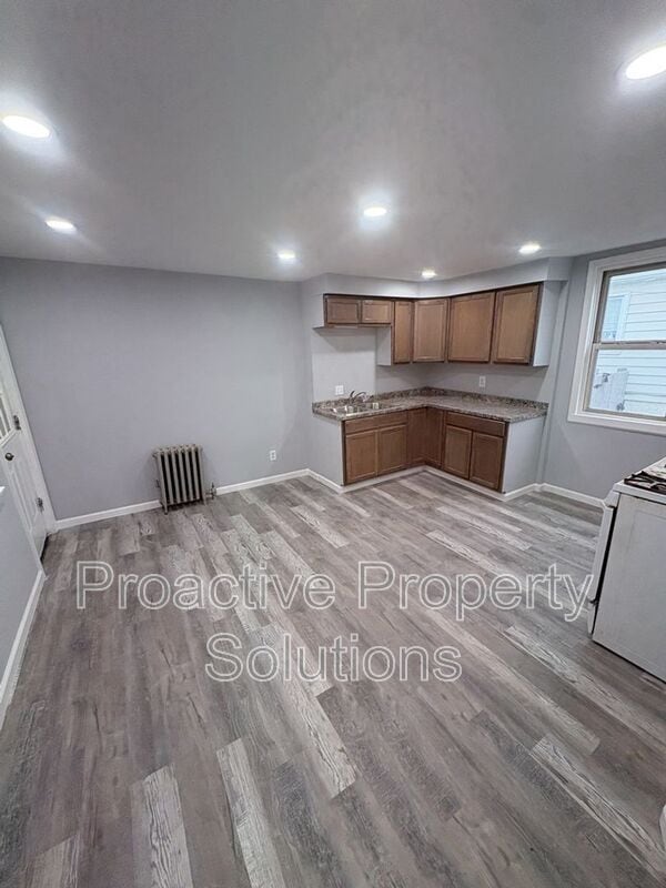 Photo - 461 Madison St