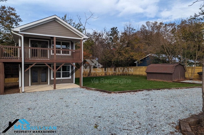 Building Photo - 911 Carolina Ave