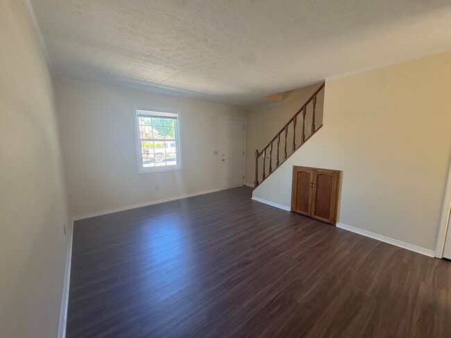 Photo - 191 E 15th St