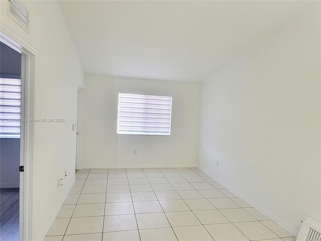 Photo - 1240 SE 31st Ct Unit 202-32