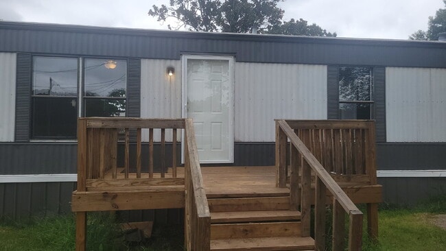 Building Photo - " 2-Bed, 2-Bath Mobile Home Retreat in Tan...