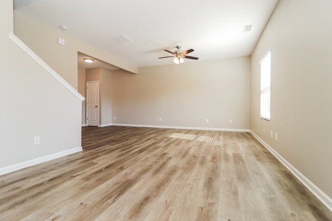 Photo - 129 Aberdeen Way