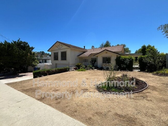 Photo - 4527 Stark Ave