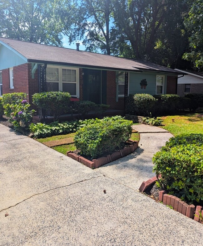 Photo - Minutes from UPTOWN! 4 Bedroom!  100% Remodeled!